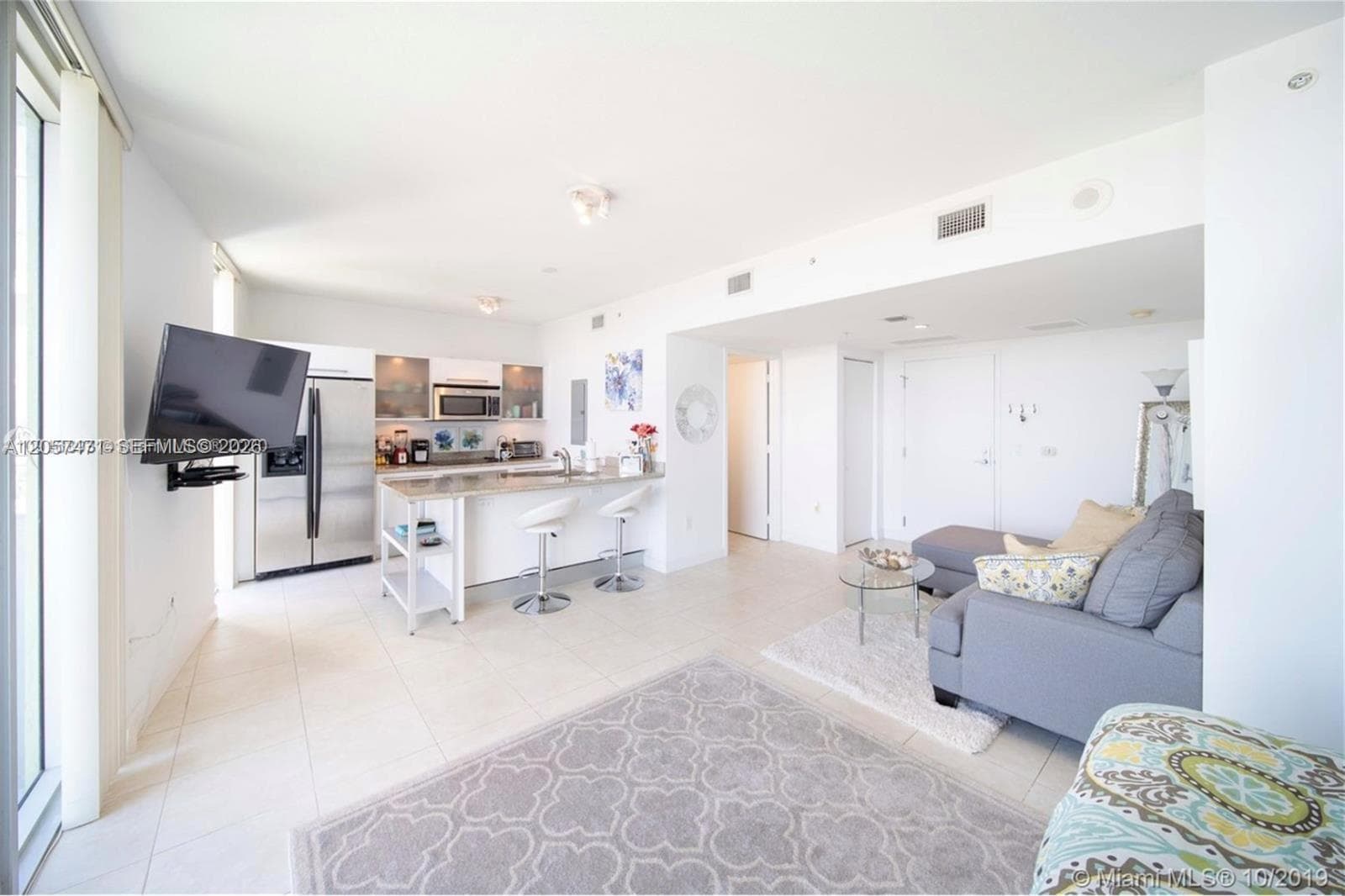 185 SW 7th St 3600 photo 3
