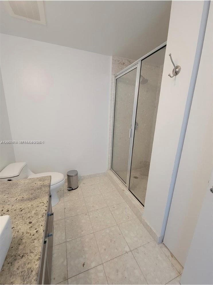 185 SW 7th St 3600 photo 9