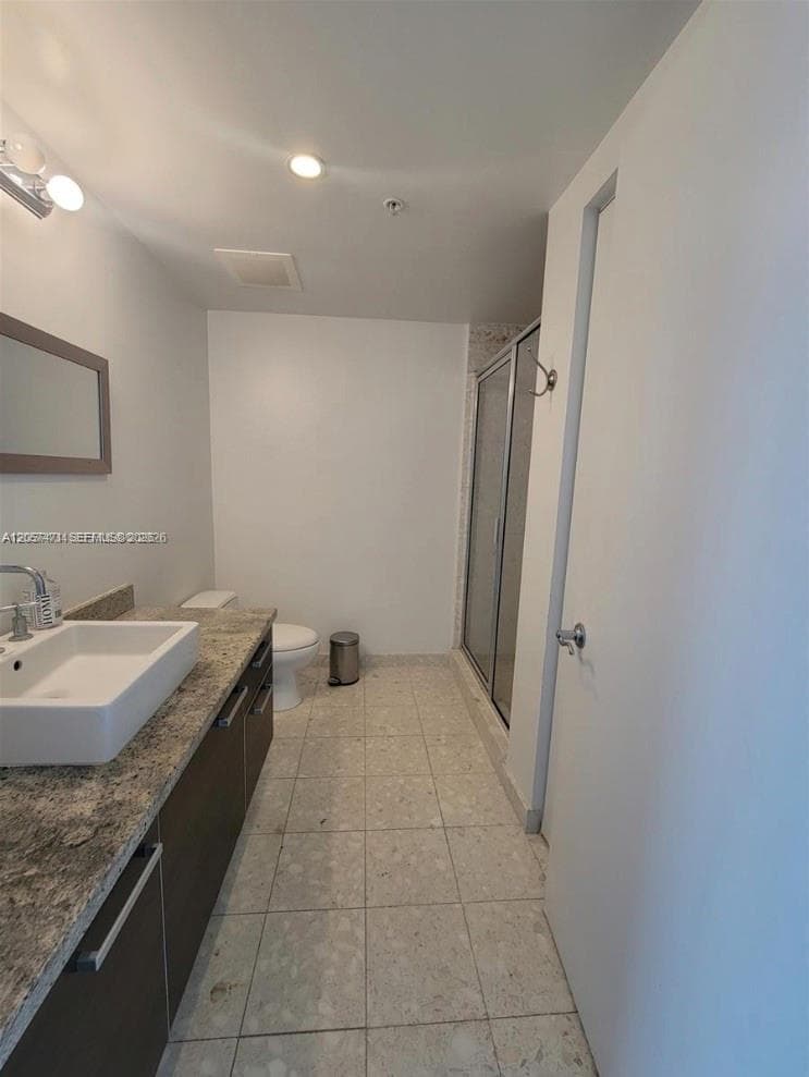 185 SW 7th St 3600 photo 8