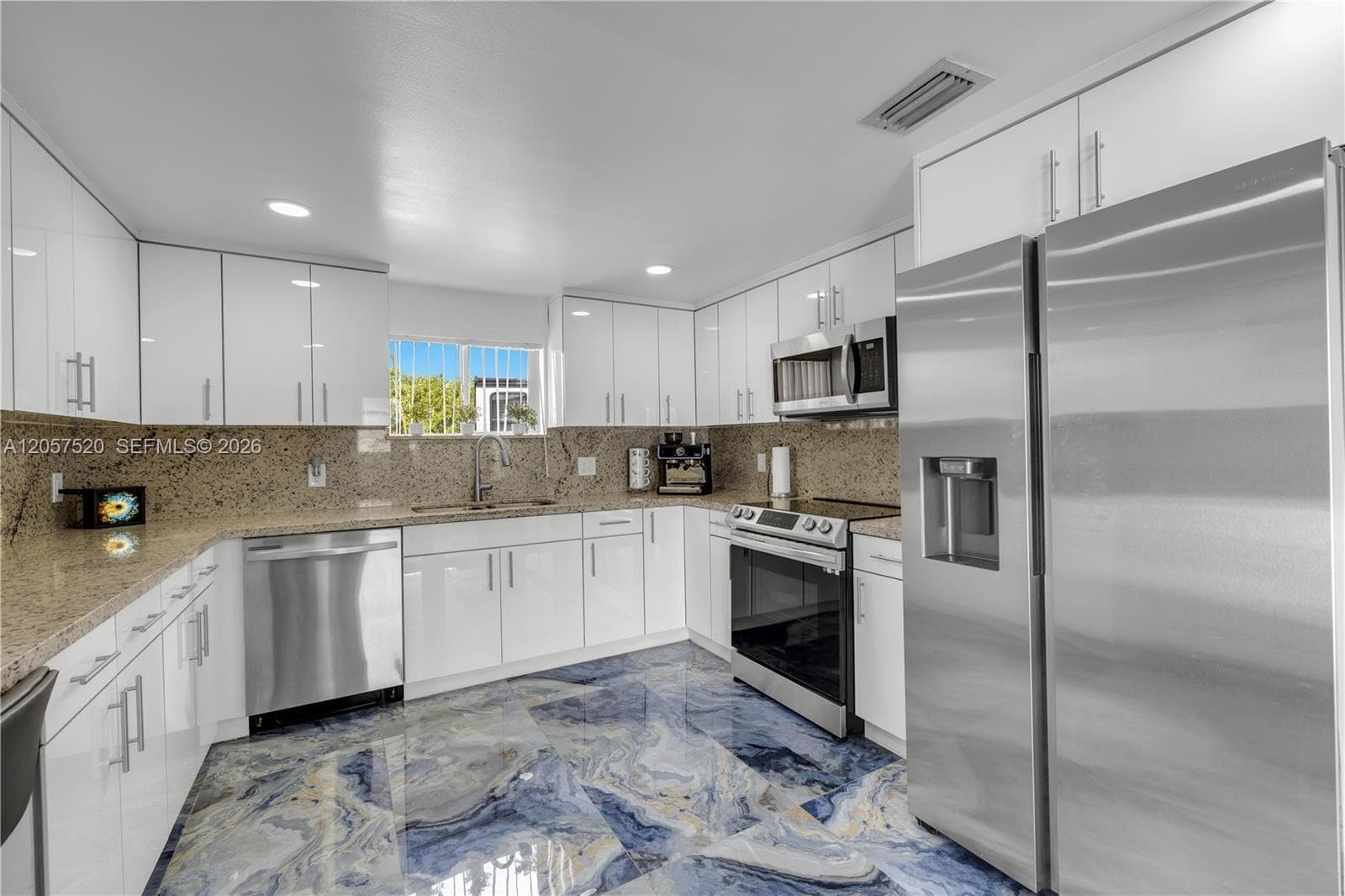10350 SW 48th St 1 photo 2