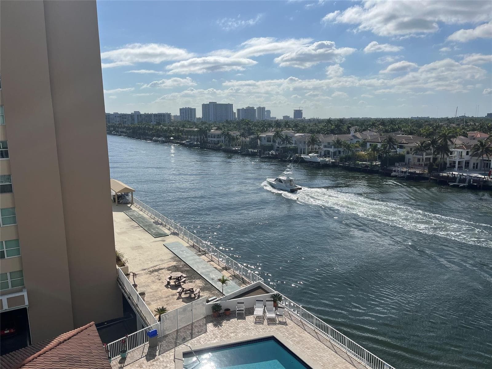 1400 S OCEAN Drive 707 photo 1