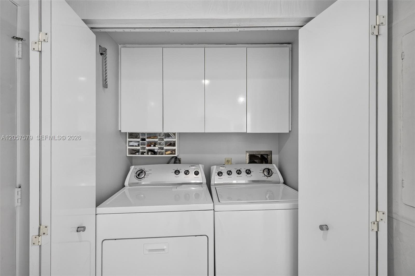 3000 Island Blvd 2506 photo 23