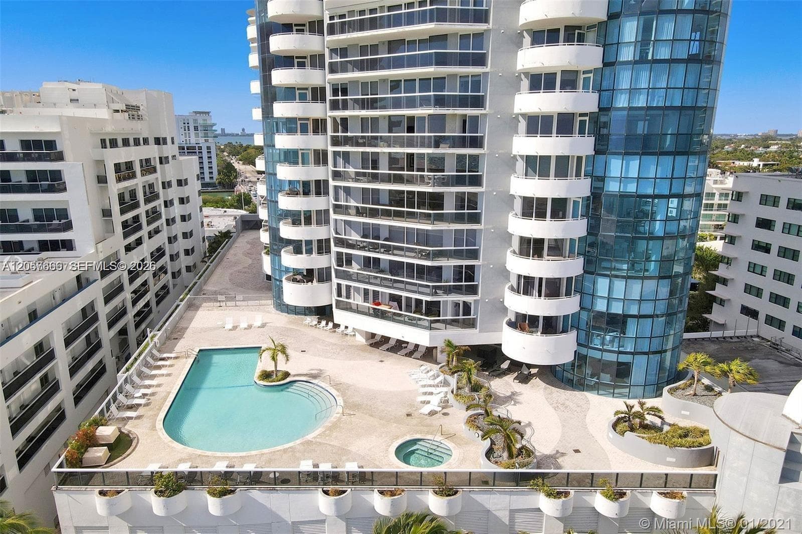 6301 Collins Ave 1504 photo 3