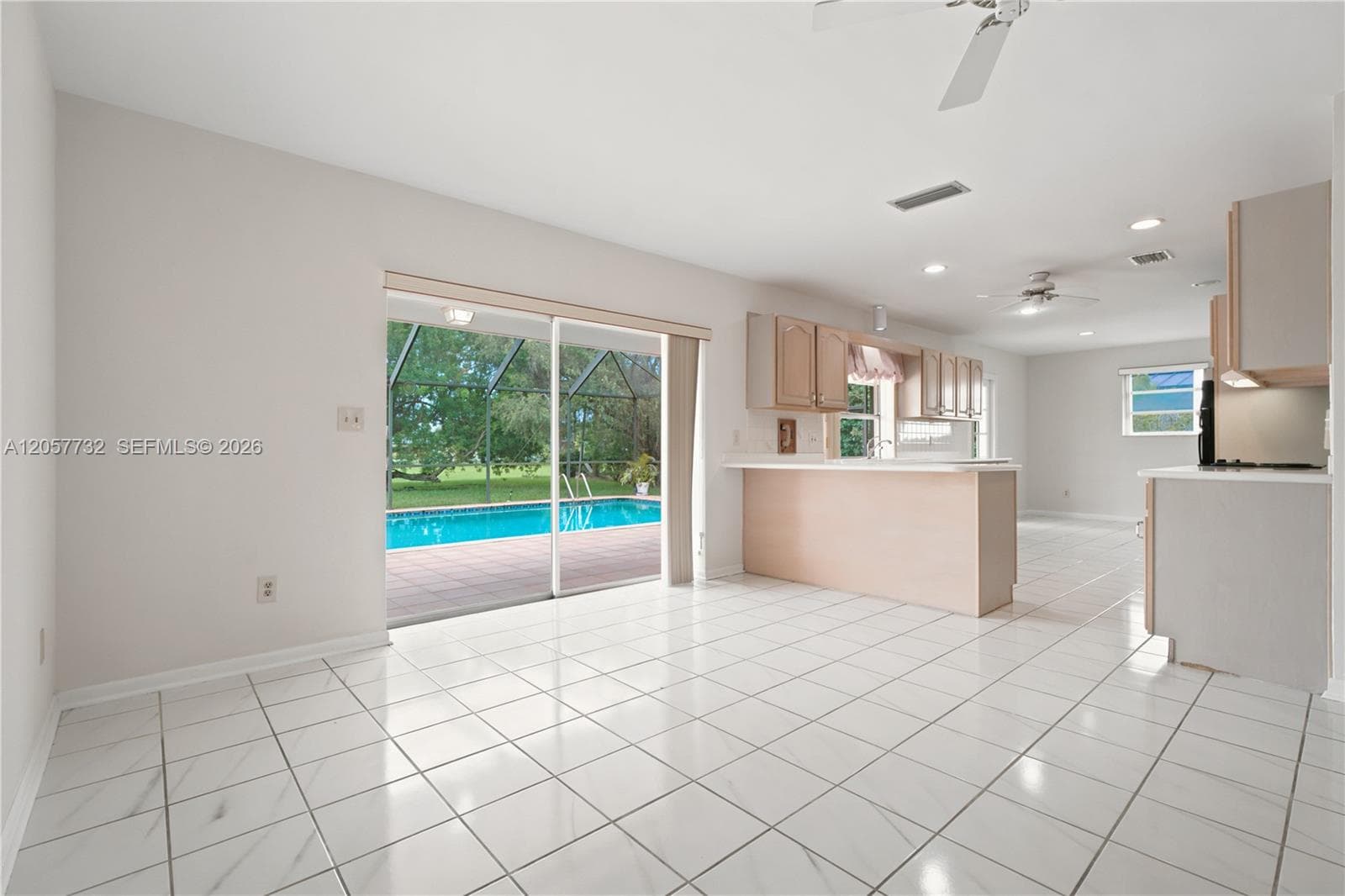 8010 SW 139th Ter photo 6