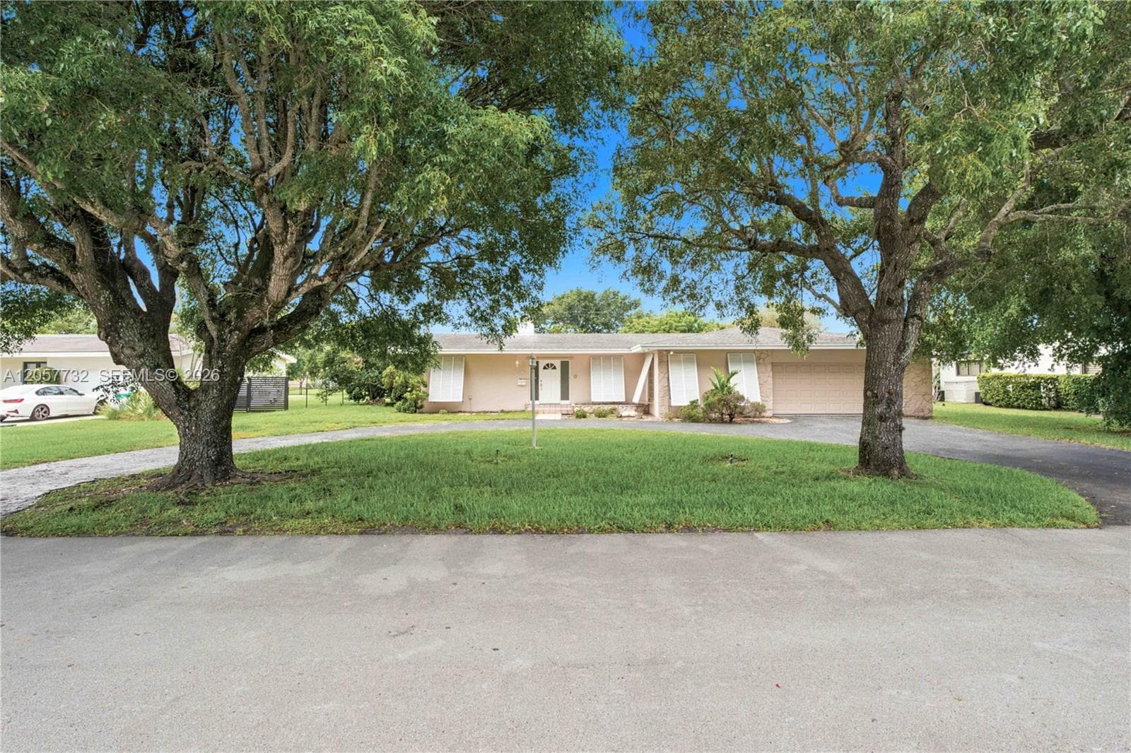 8010 SW 139th Ter photo 1