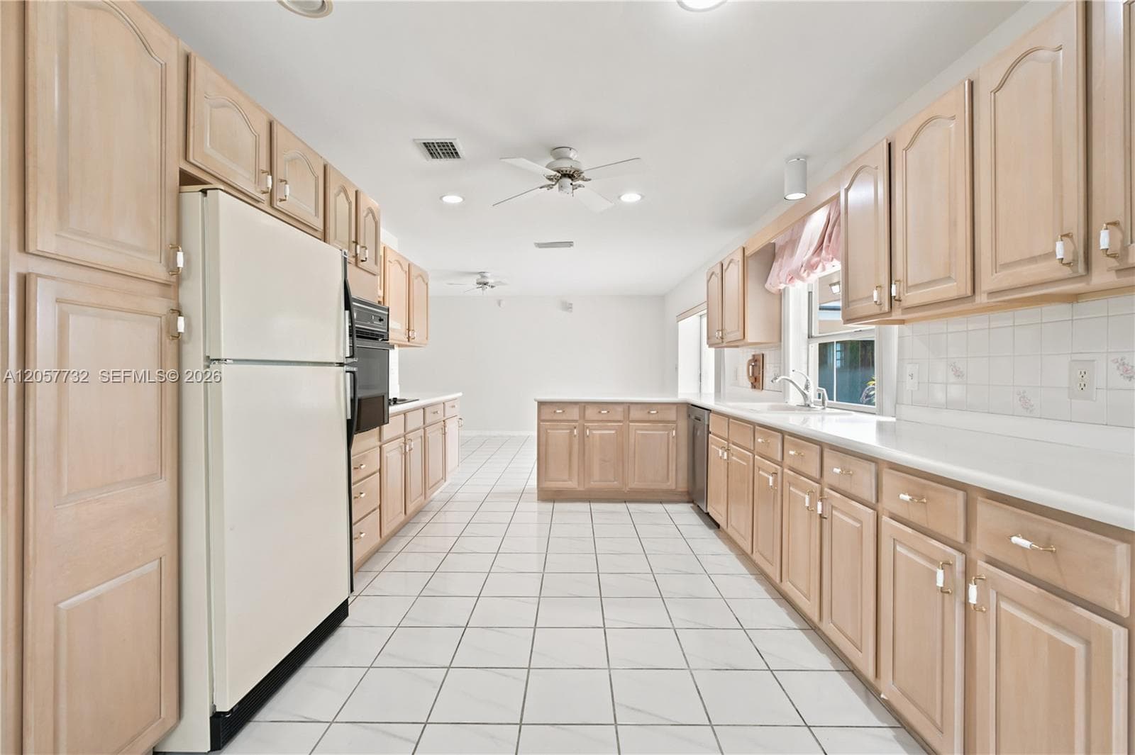 8010 SW 139th Ter photo 9