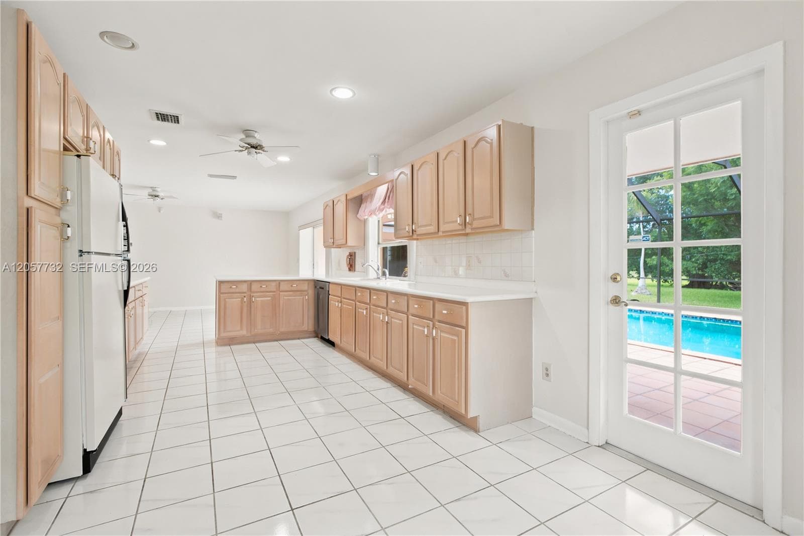 8010 SW 139th Ter photo 10
