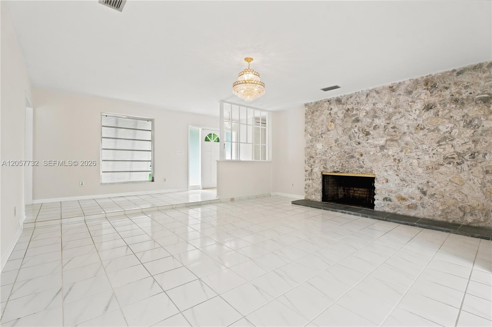 8010 SW 139th Ter photo 4