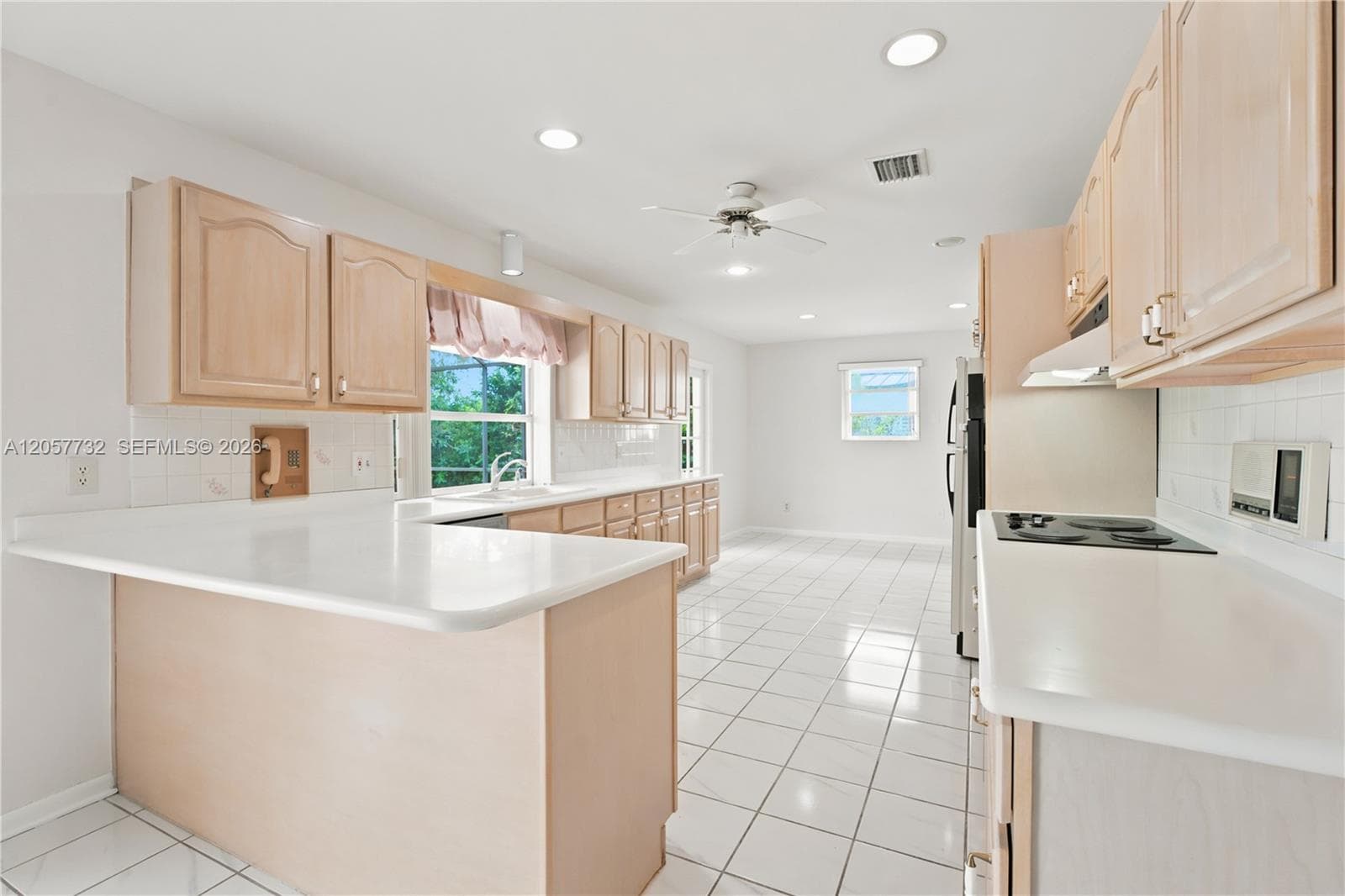 8010 SW 139th Ter photo 8