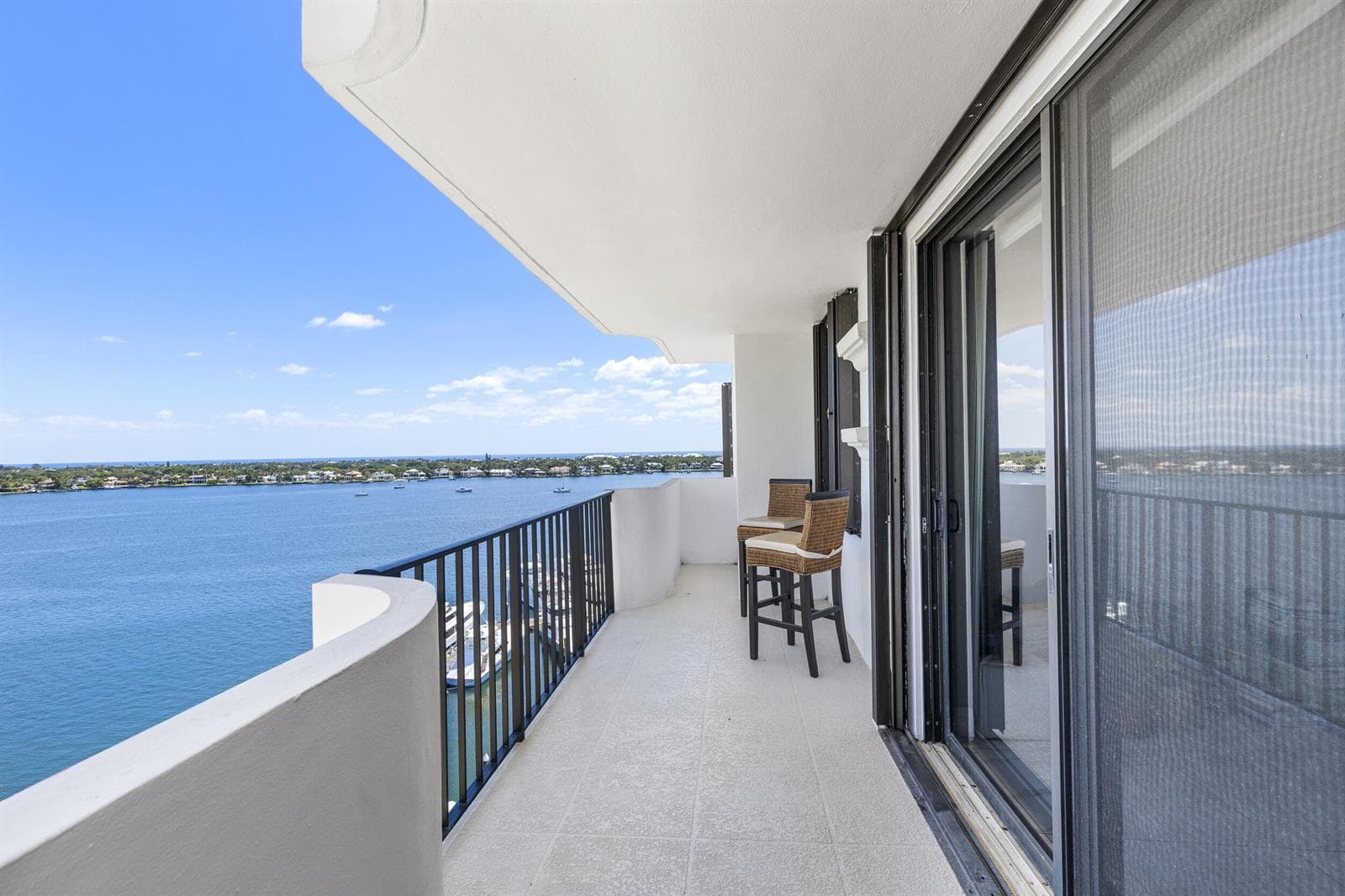 1208 MARINE Way 901 photo 3