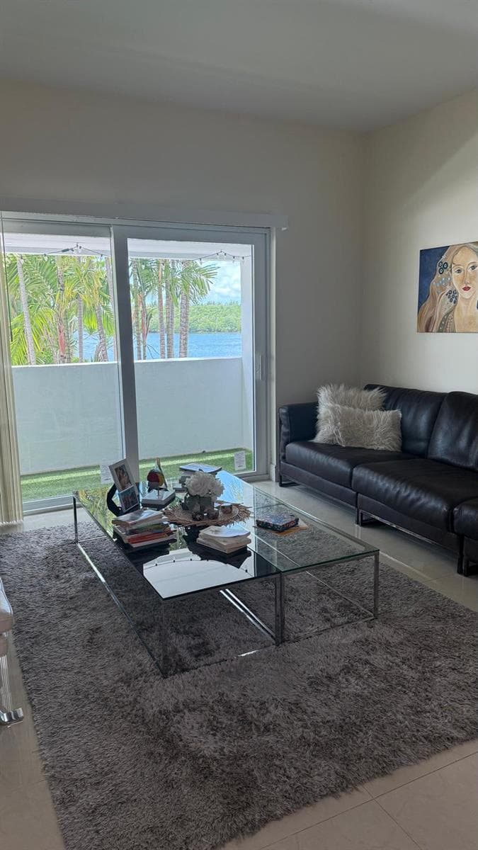 500 BAYVIEW Drive 122 photo 23