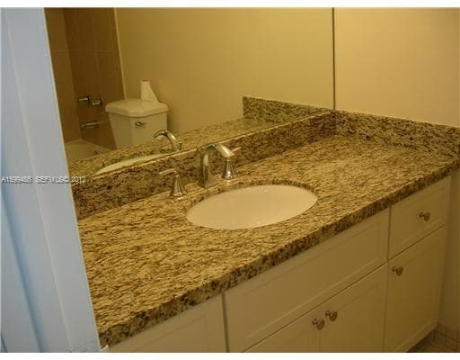 500 BAYVIEW Drive 122 photo 6
