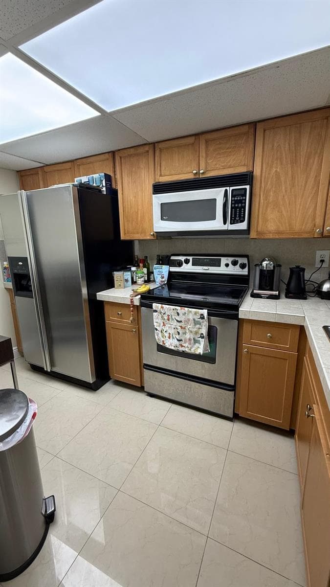 500 BAYVIEW Drive 122 photo 16