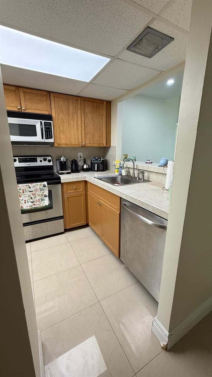 500 BAYVIEW Drive 122 photo 15