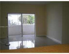 500 BAYVIEW Drive 122 photo 11