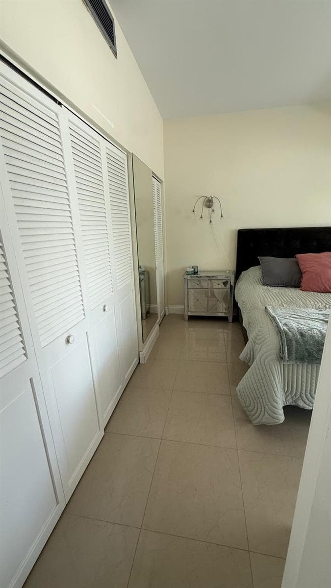 500 BAYVIEW Drive 122 photo 21