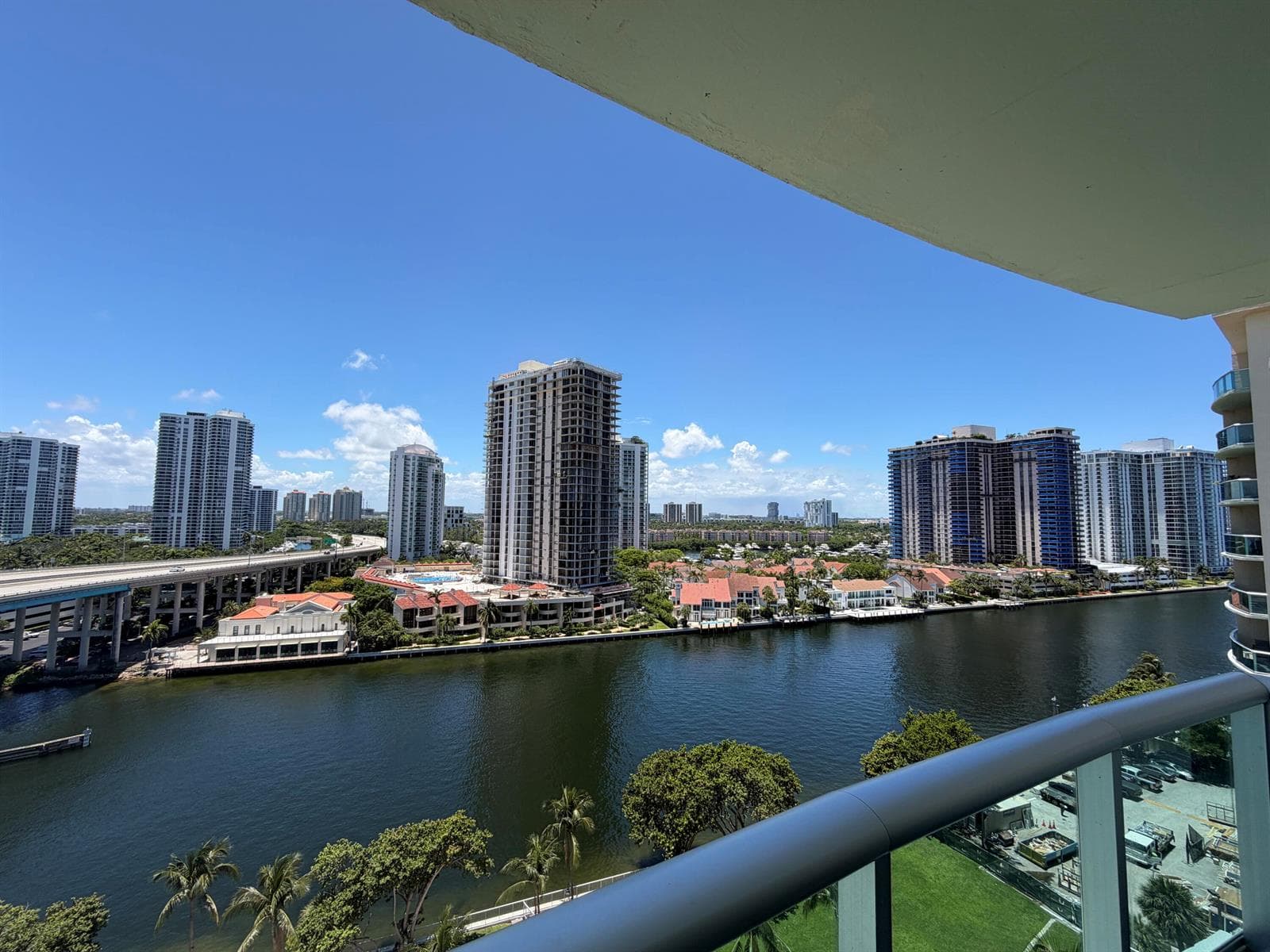 19390 COLLINS Avenue 1405 photo 3