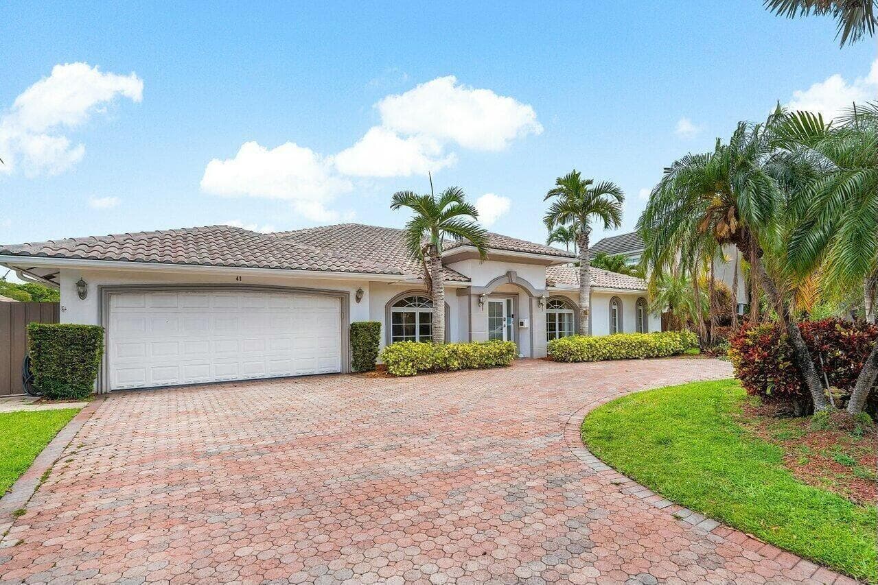 41 Castle Harbor Isle Drive photo 2