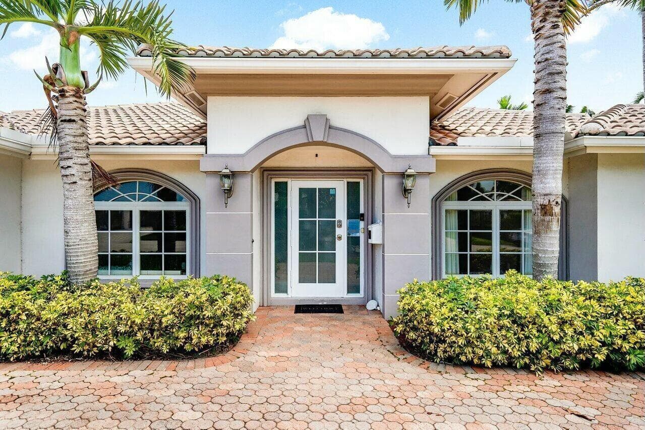 41 Castle Harbor Isle Drive photo 3