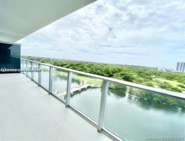 16385 Biscayne Blvd 702 photo 17