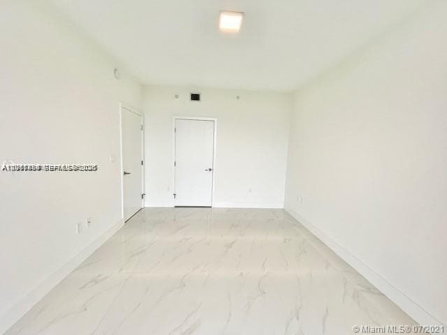 16385 Biscayne Blvd 702 photo 22