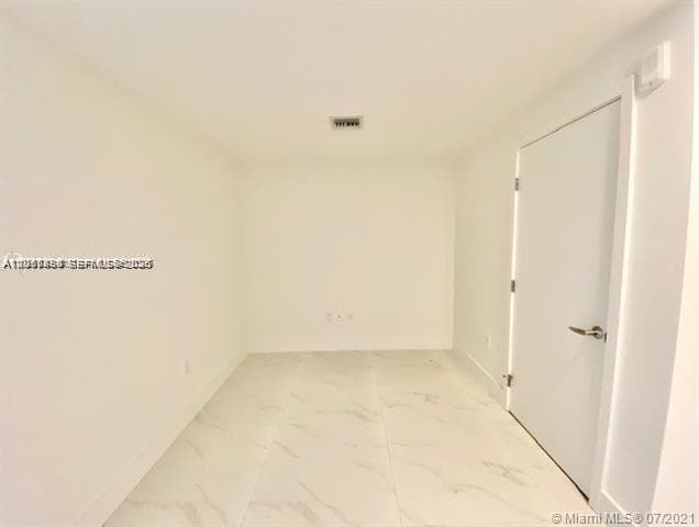 16385 Biscayne Blvd 702 photo 3