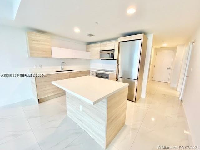 16385 Biscayne Blvd 702 photo 10