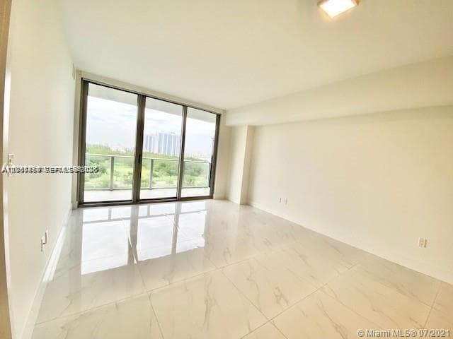 16385 Biscayne Blvd 702 photo 14