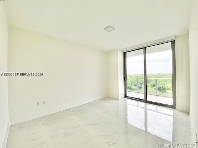 16385 Biscayne Blvd 702 photo 21