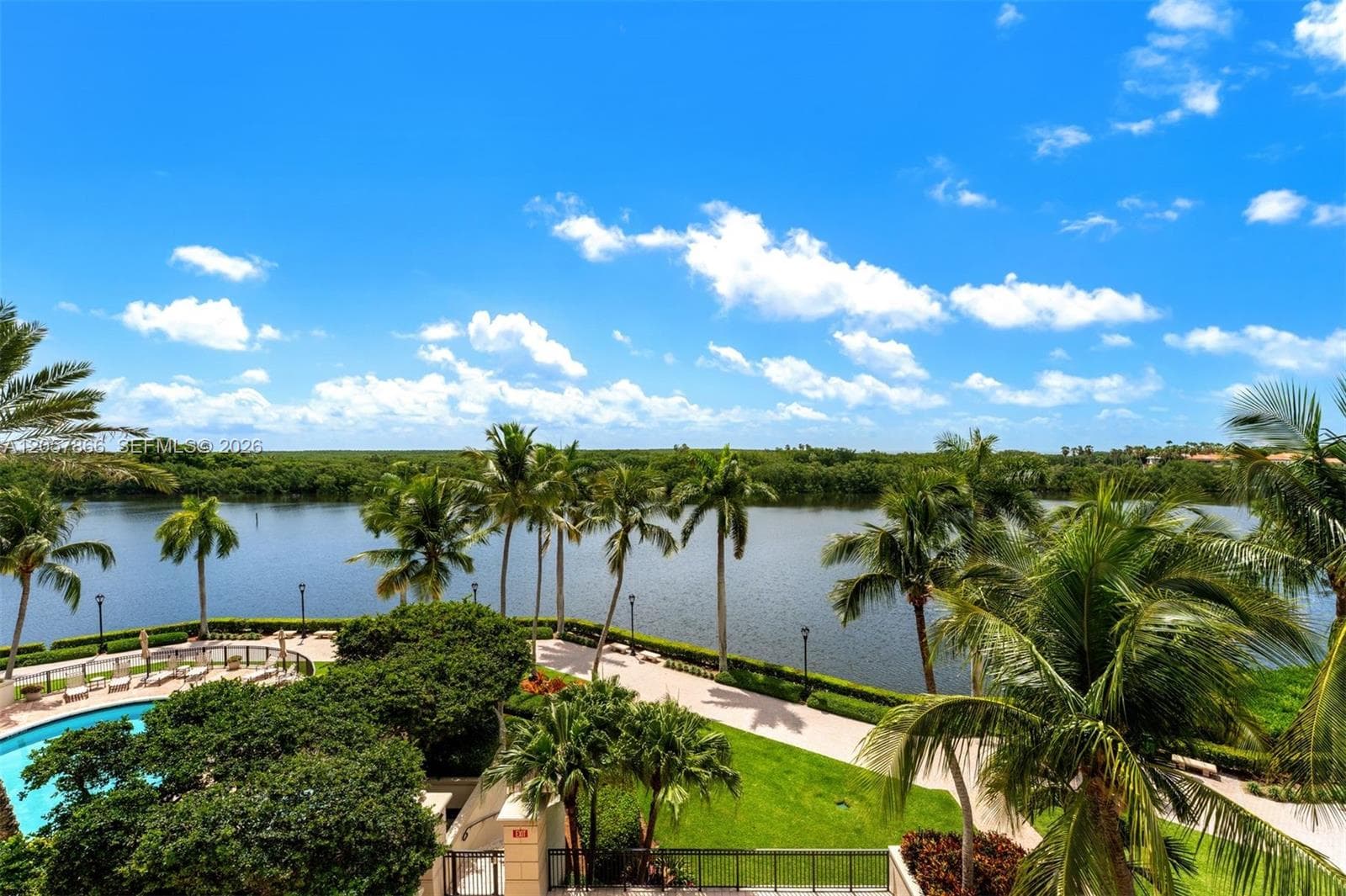 13627 Deering Bay Dr 404 photo 17