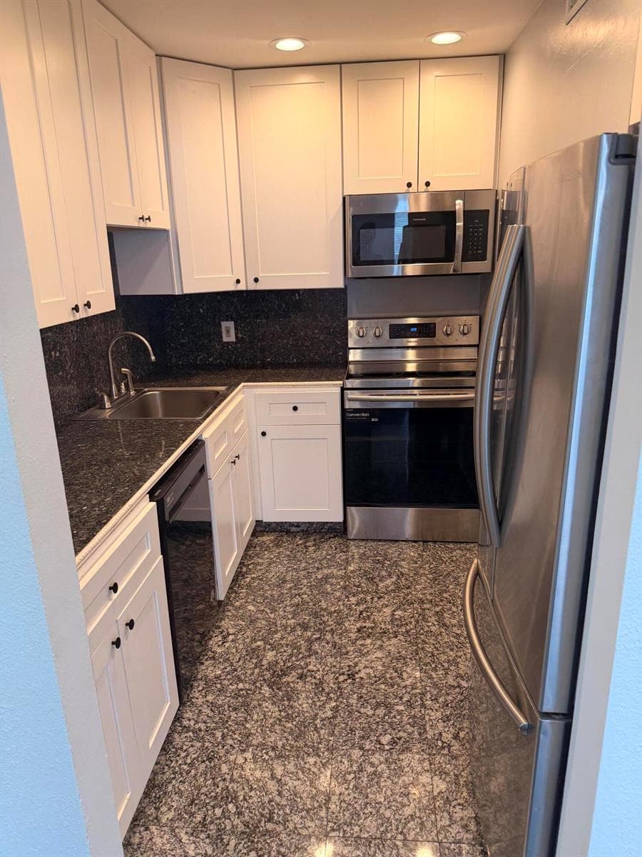 2840 NE 14th Street 403a photo 4