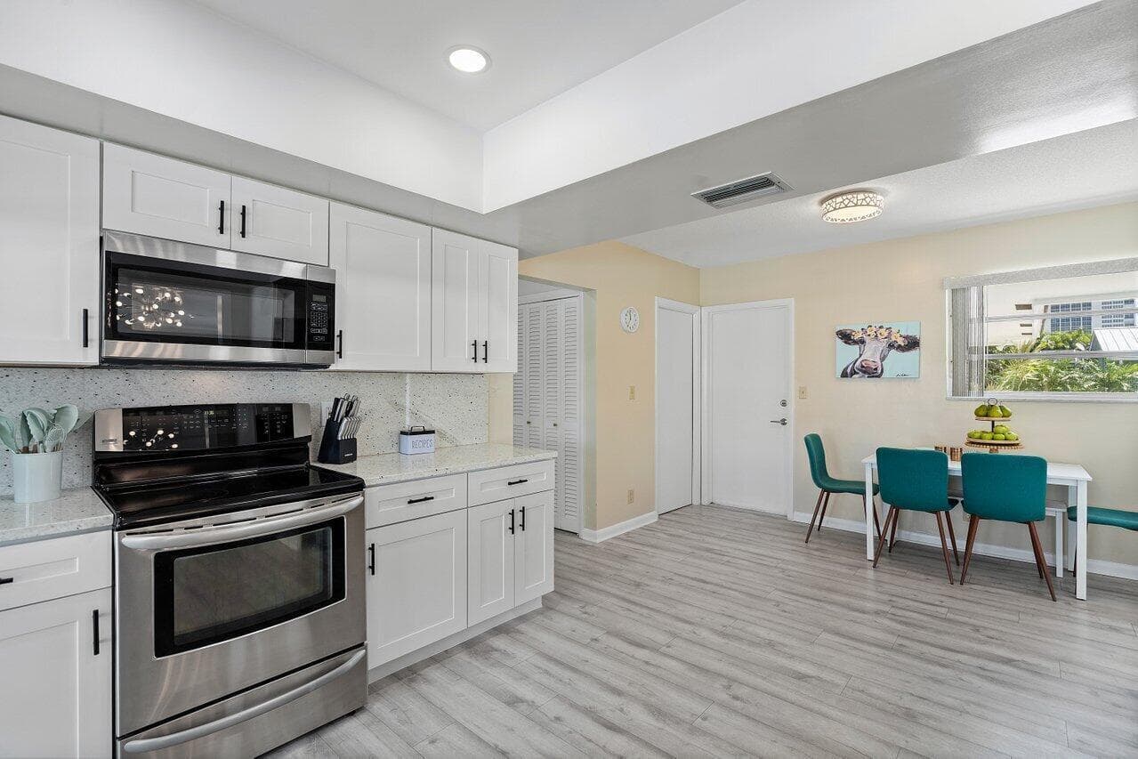 2767 Spanish River Road photo 23