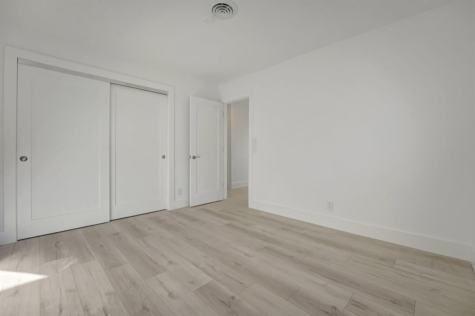 1478 NE 57TH Court photo 23