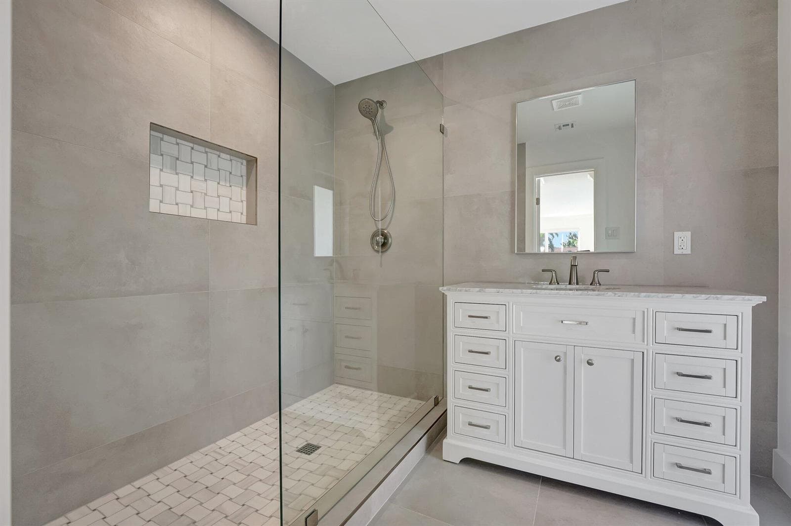 1478 NE 57TH Court photo 8