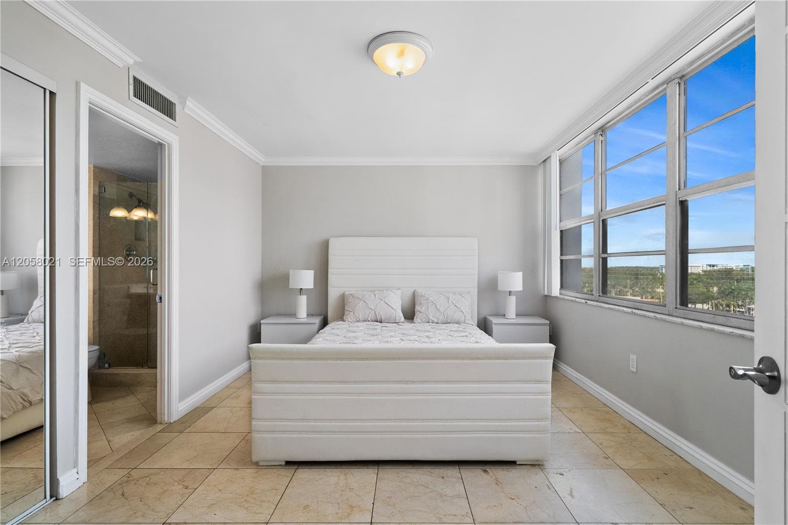 18011 Biscayne Blvd 902 photo 6