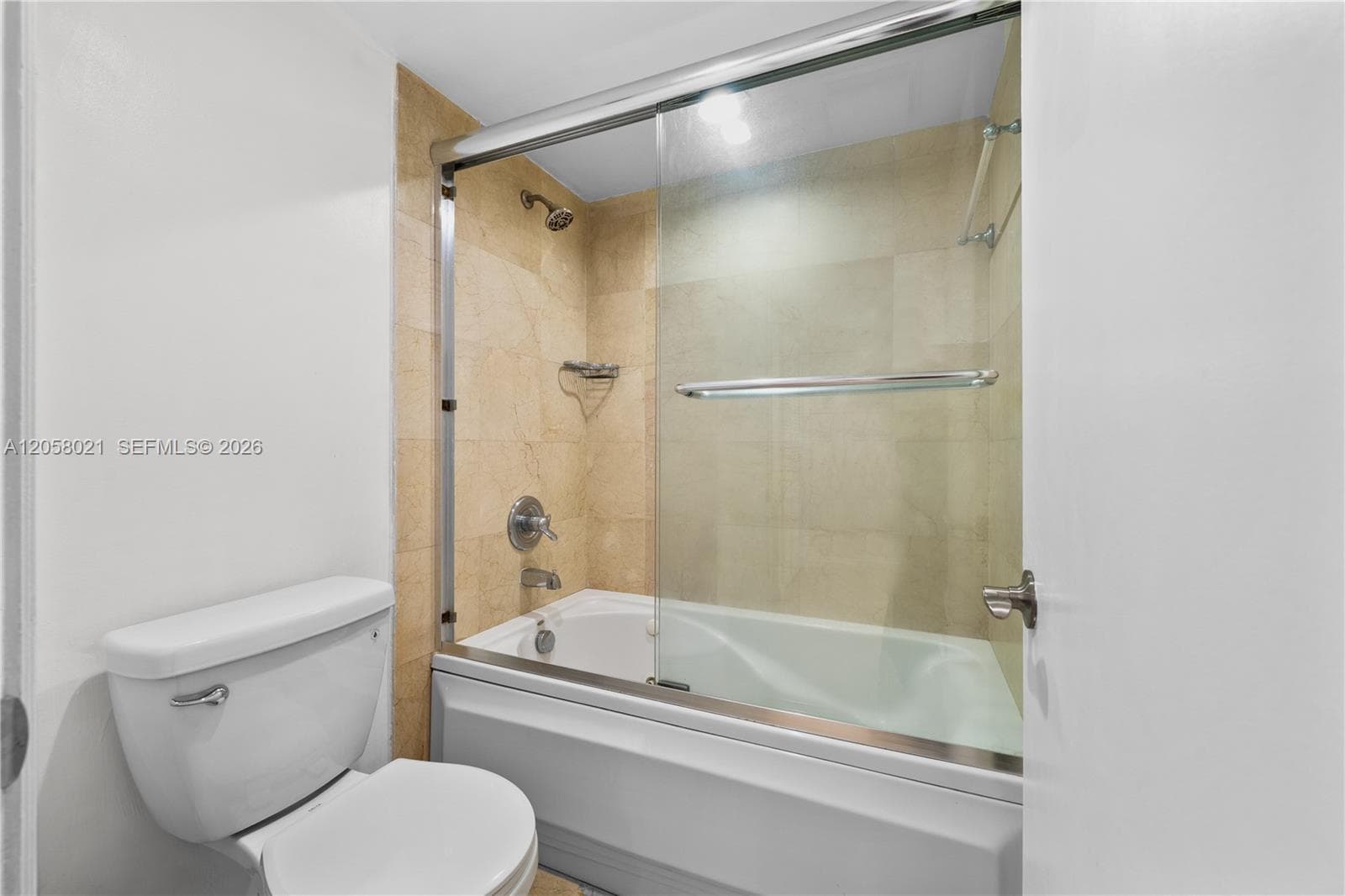 18011 Biscayne Blvd 902 photo 16