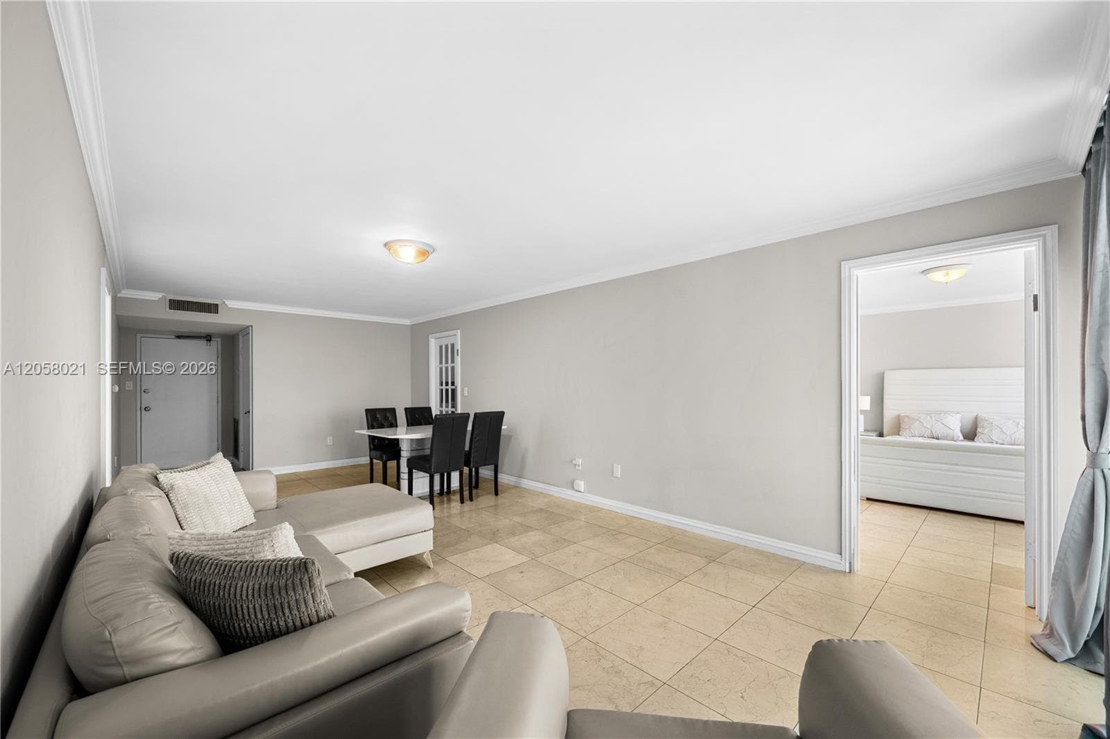 18011 Biscayne Blvd 902 photo 5