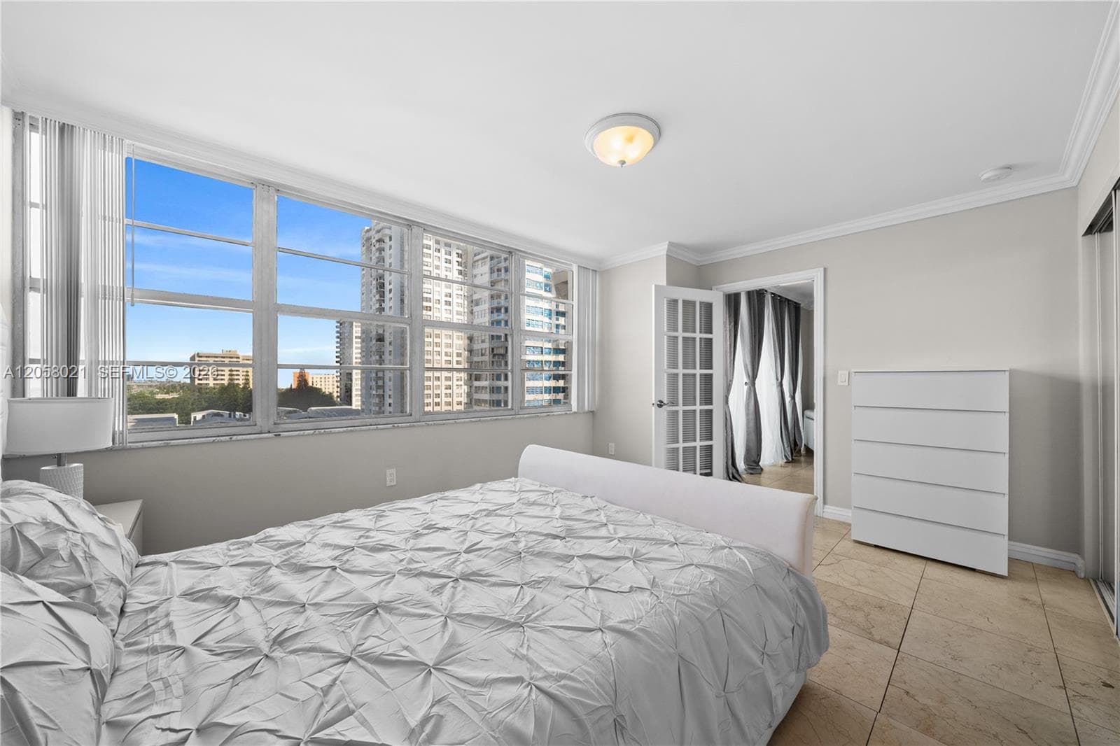 18011 Biscayne Blvd 902 photo 10