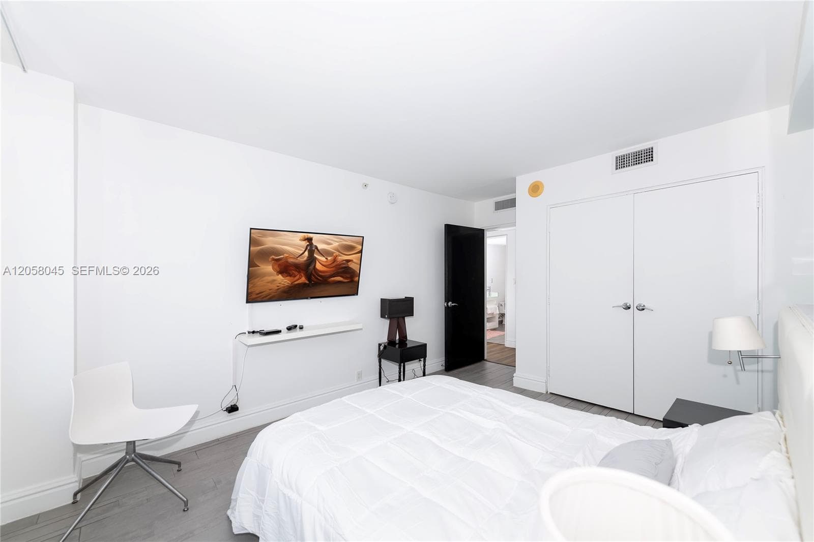 1100 West Ave 1016 photo 15