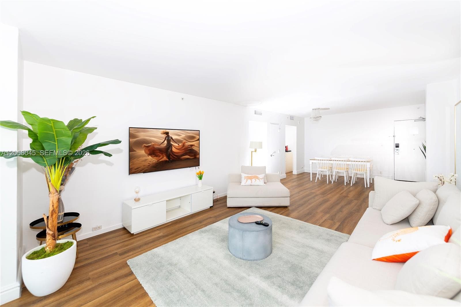 1100 West Ave 1016 photo 11
