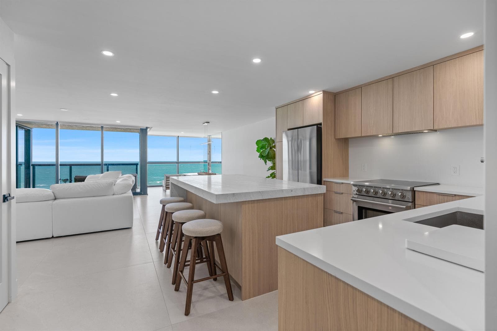 10410 S Ocean Drive 906 photo 3