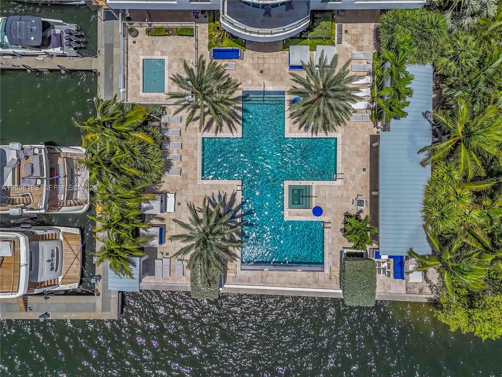 17301 Biscayne Blvd 2010 photo 22