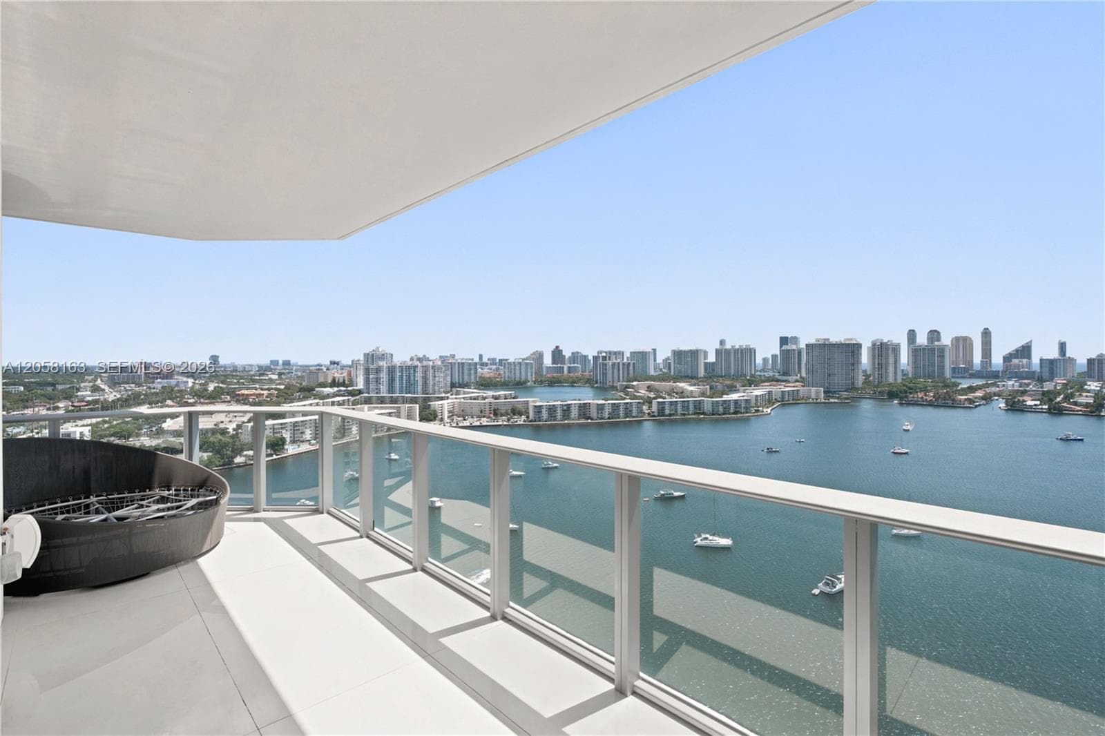 17301 Biscayne Blvd 2010 photo 3