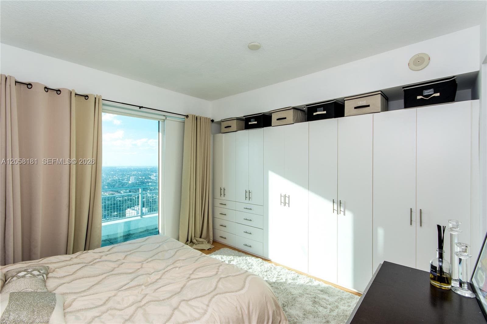 3805 photo 6