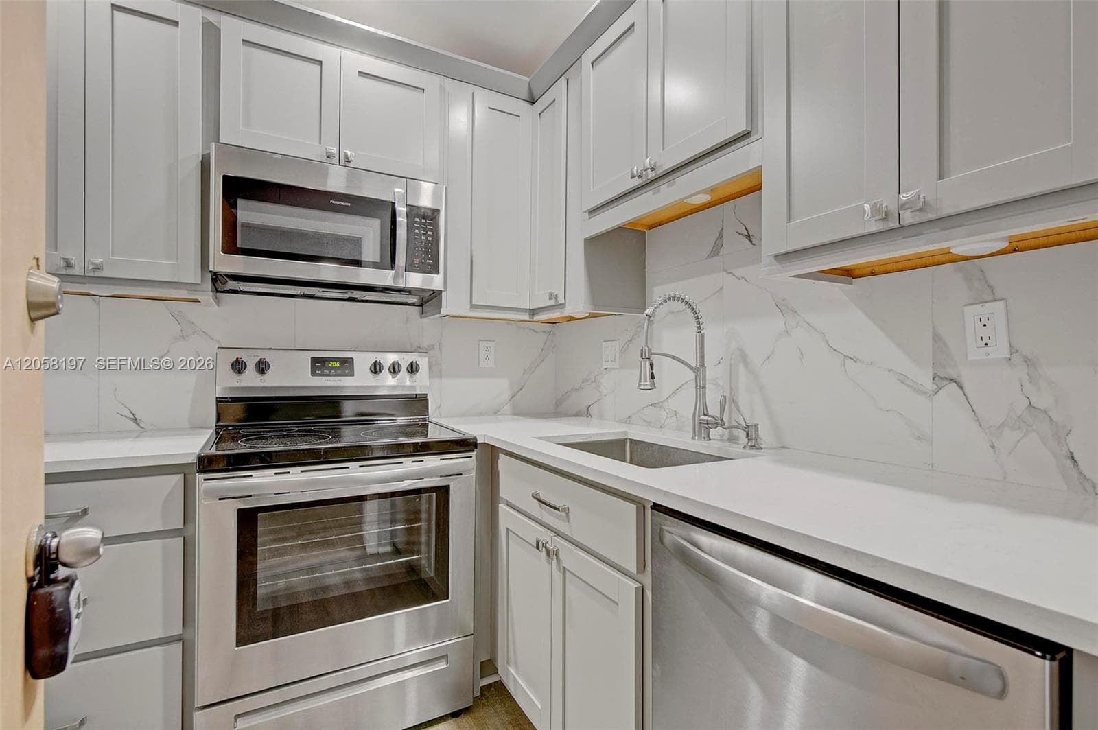 3020 NE 16th Ave 306 photo 12