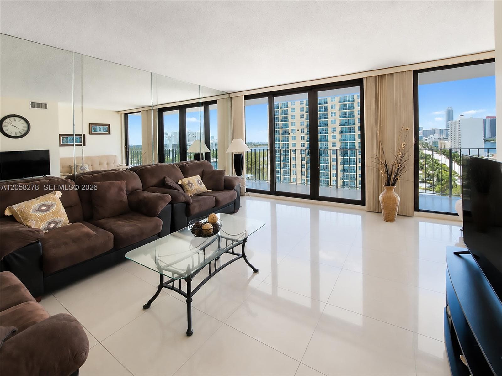 2401 S Ocean Dr 1007 photo 2