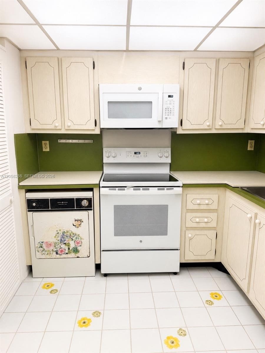 1865 Brickell Ave A1802 photo 4