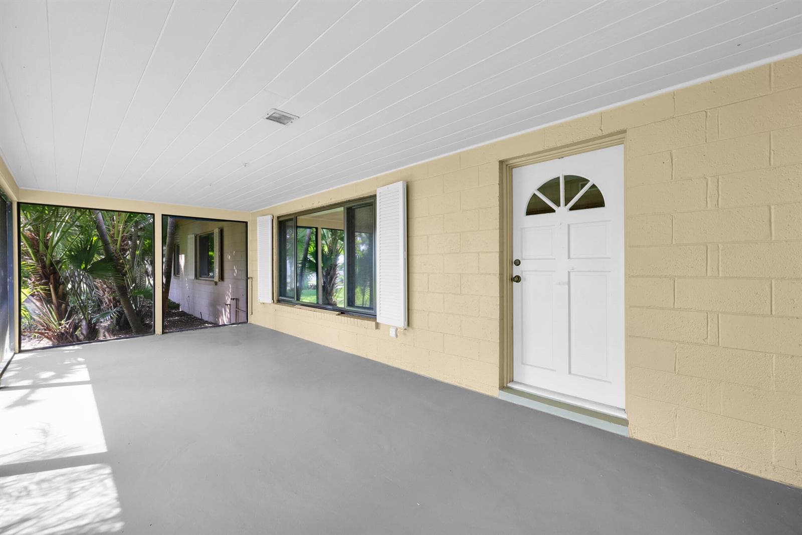8609 S Indian River Drive photo 7