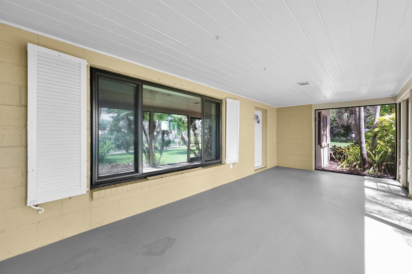 8609 S Indian River Drive photo 8