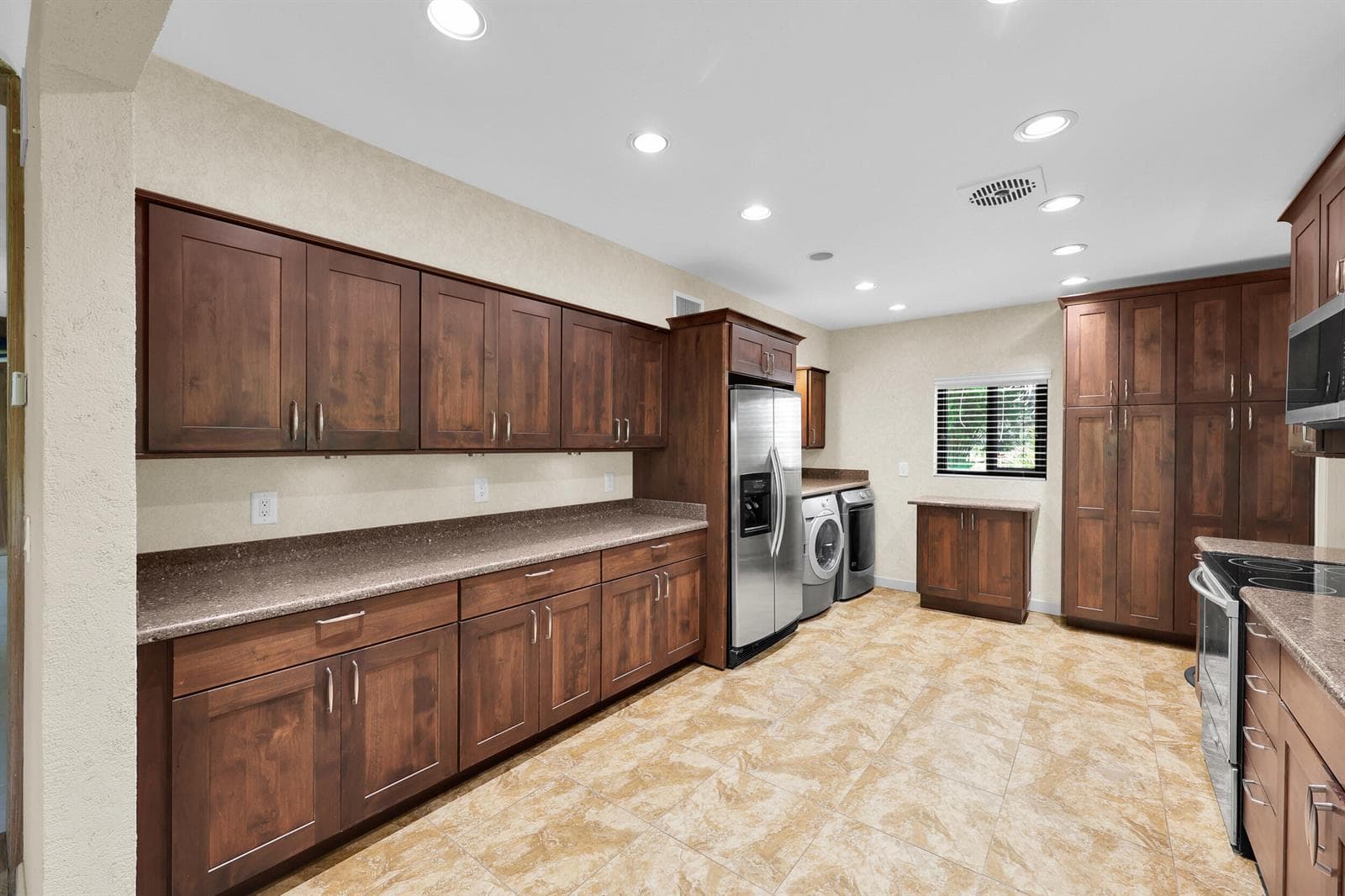8609 S Indian River Drive photo 21